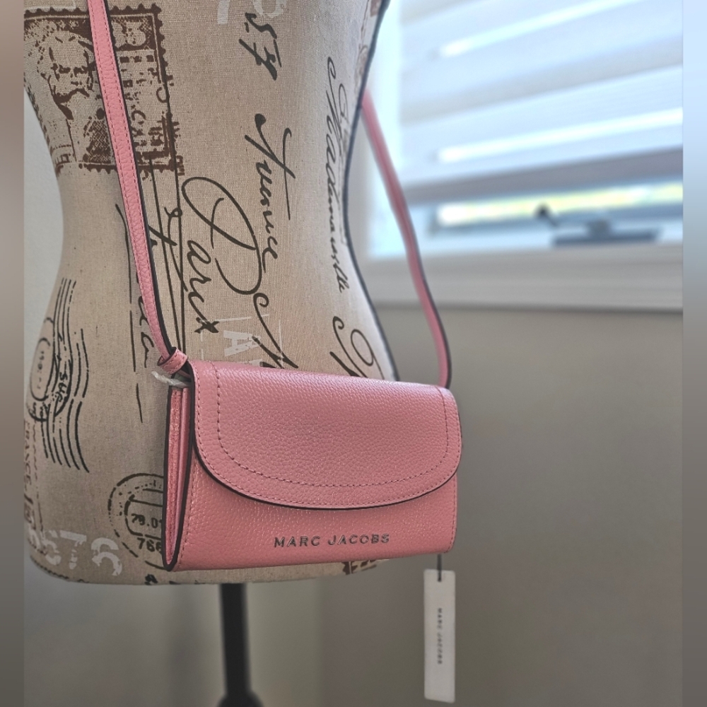 NWT Marc Jacobs Leather Bubblegum Pink WOC.